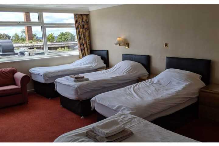 Room 27 of 85