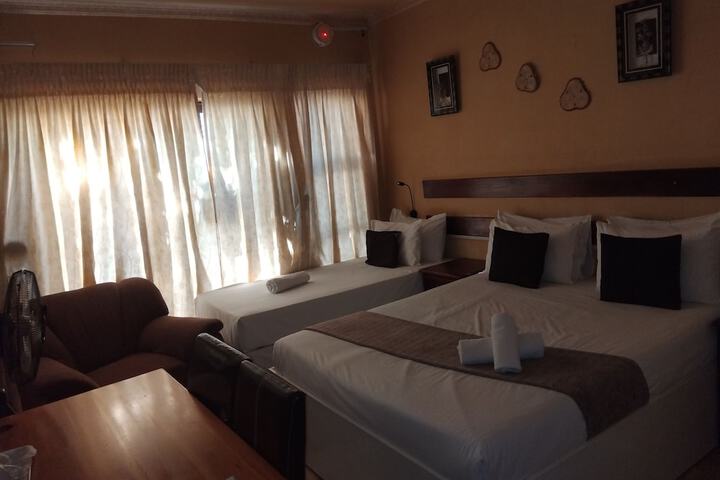 Room 13 of 34