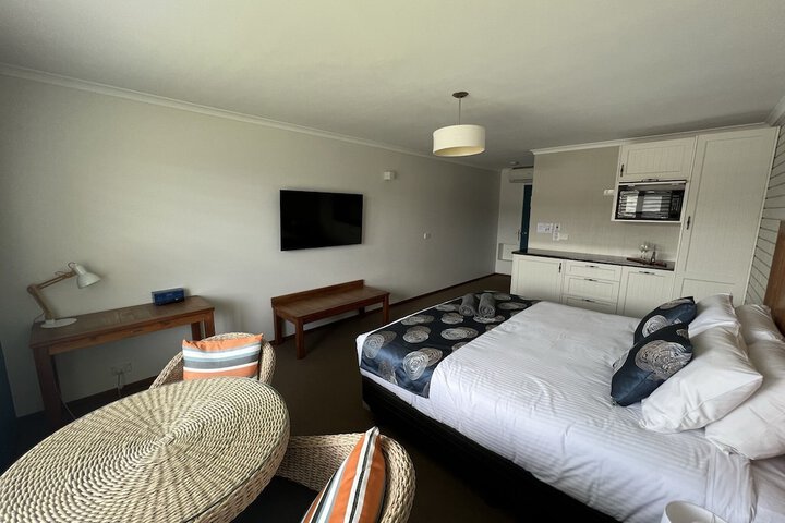 Room 6 of 50
