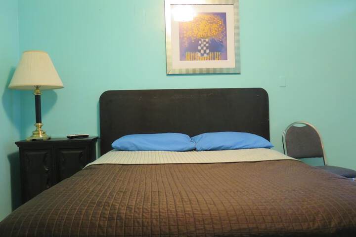 Room 25 of 38