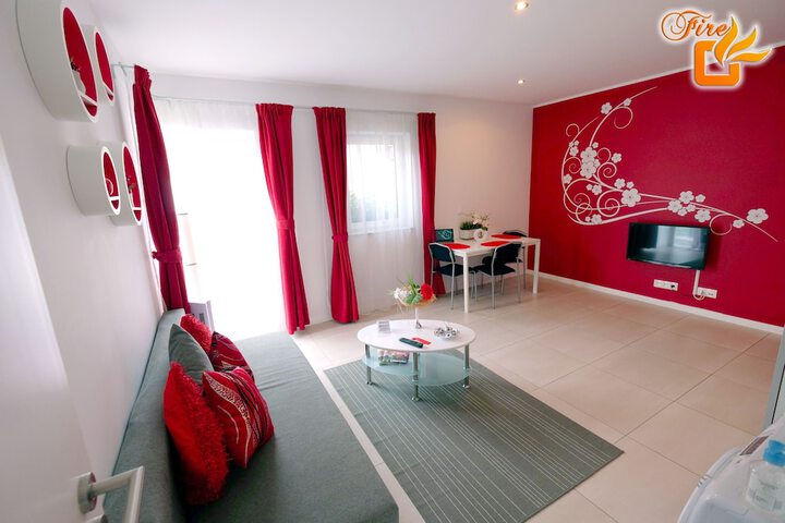 Room 16 of 36