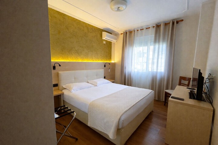 Room 47 of 85