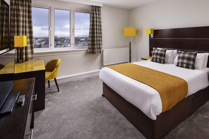 Room 21 of 65