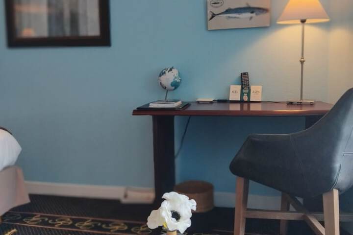 Room 45 of 116
