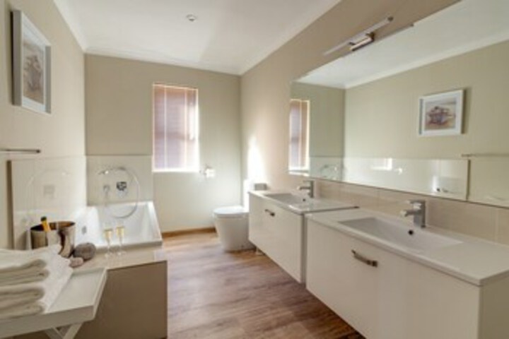 Room 2 of 26