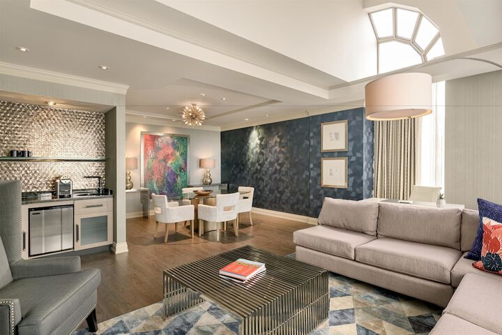 Room 21 of 37