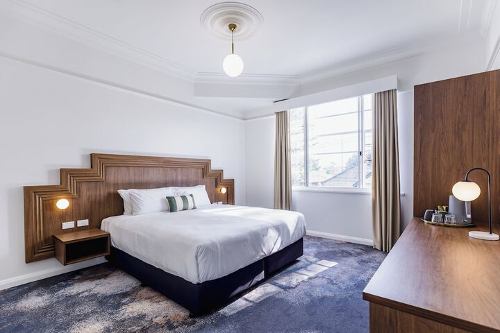 Room 3 of 28