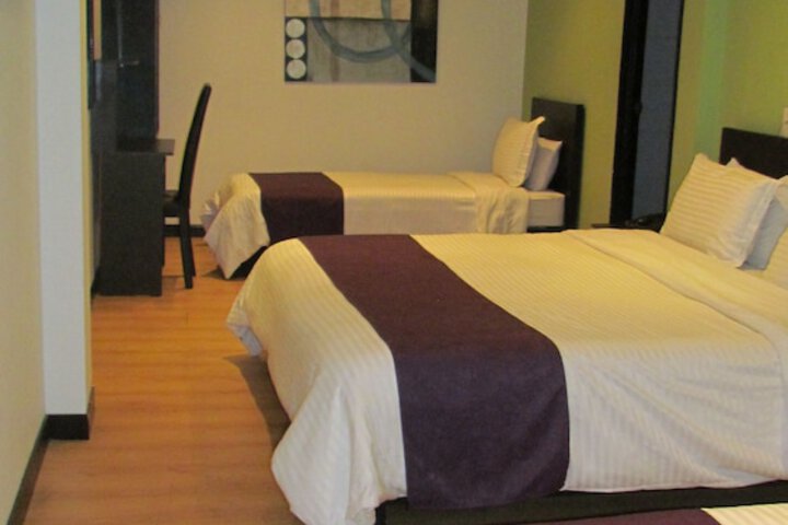 Room 17 of 38