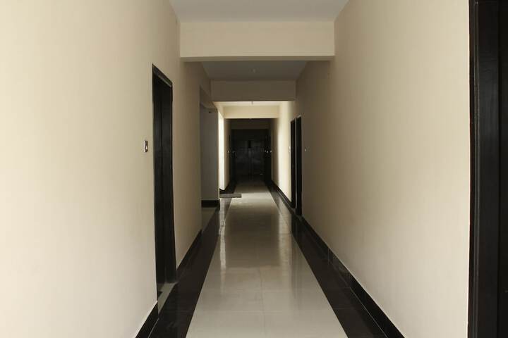 Ballroom/Hall 25 of 27