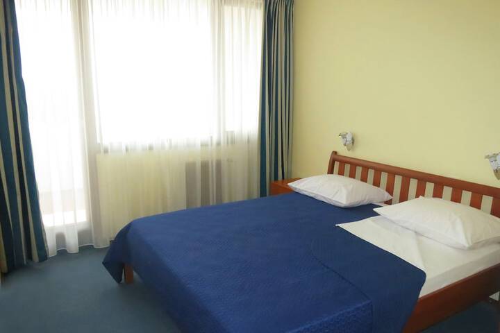 Room 11 of 49