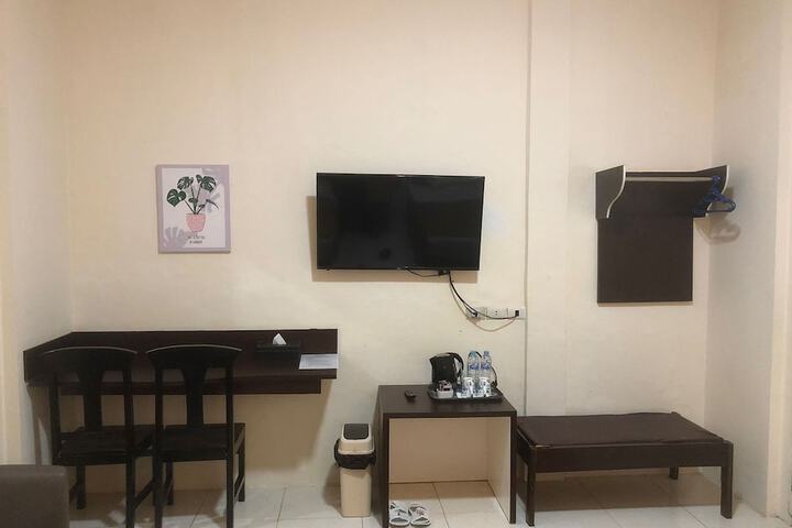 Room 13 of 42
