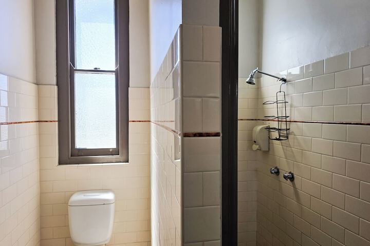 Room 7 of 28