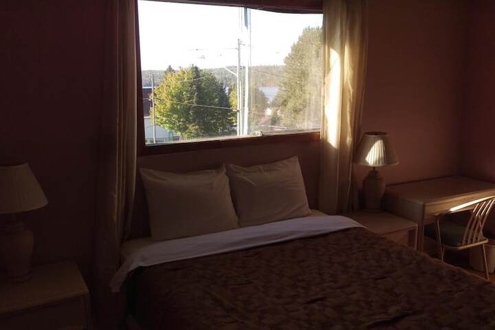 Room 11 of 27