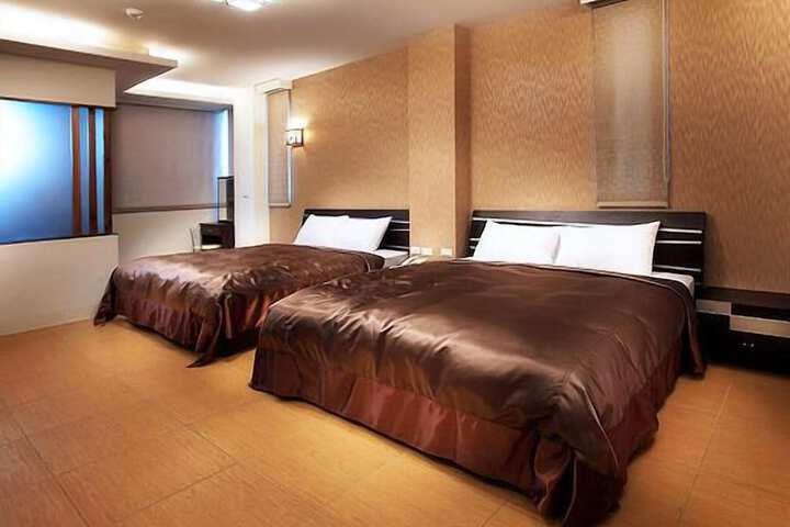 Room 9 of 22