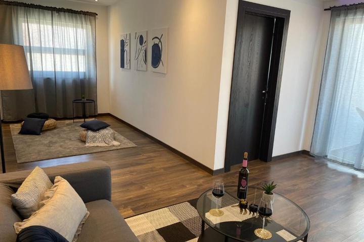 Room 10 of 21