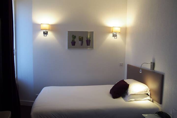 Room 6 of 67