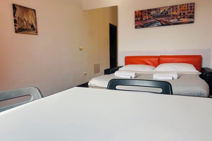 Room 27 of 78