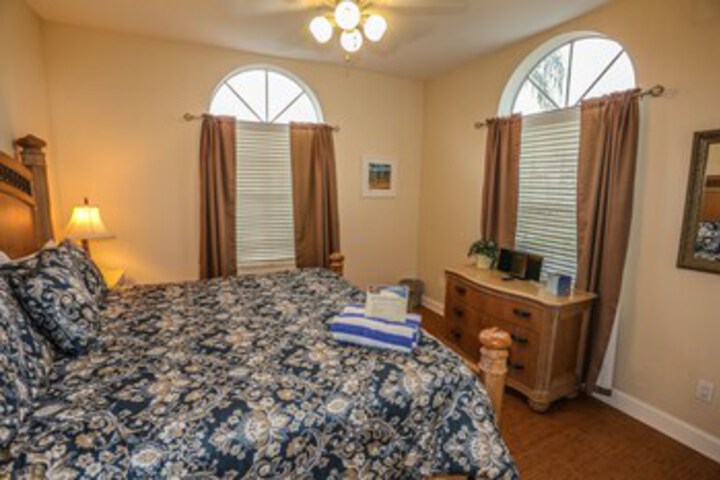 Room 32 of 37