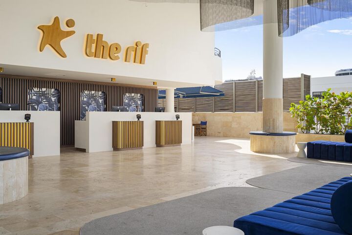 Hotel Interior 6 of 170