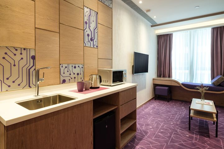 Room 6 of 39