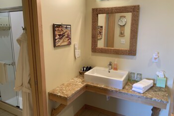 Room 4 of 34