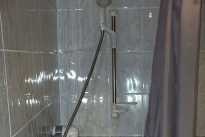 Room 5 of 18