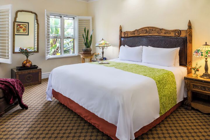 Room 53 of 221