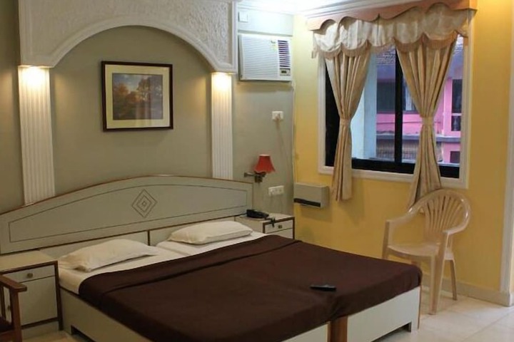 Room 6 of 32