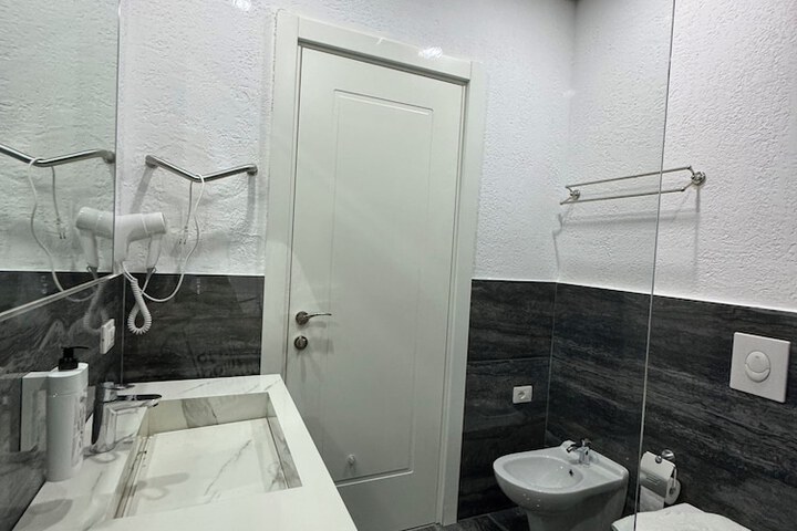 Room 127 of 191