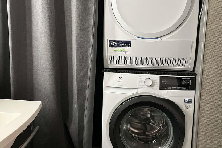 Room 18 of 80