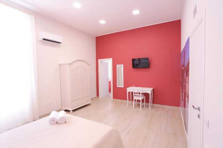 Room 28 of 73