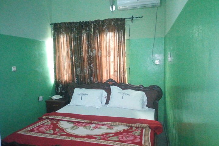 Room 12 of 23