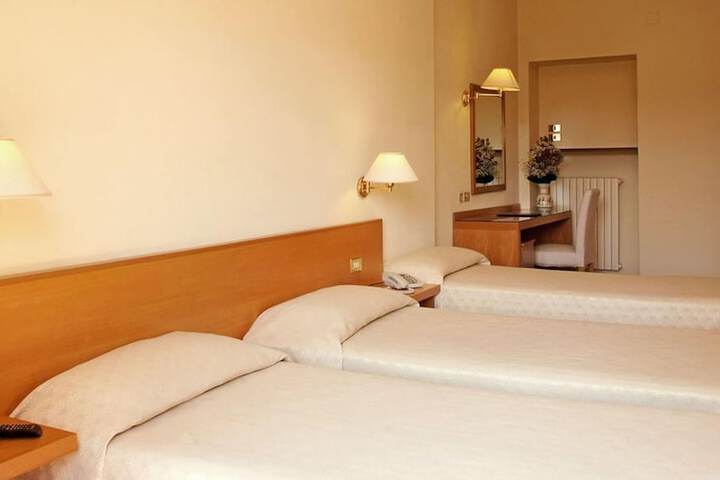 Room 10 of 37