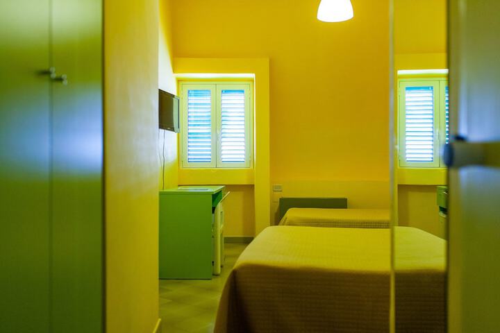 Room 33 of 78