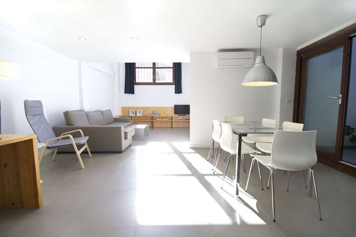 Room 15 of 145