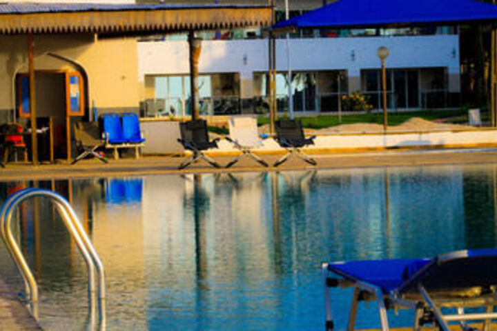 Pool 19 of 27