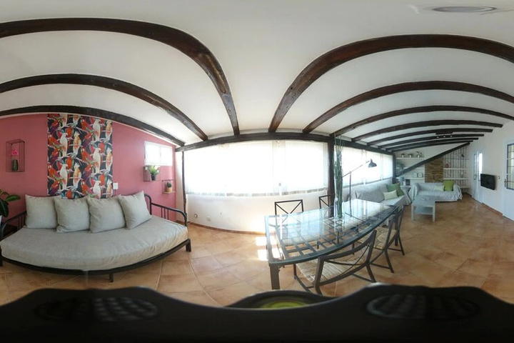 Room 11 of 18
