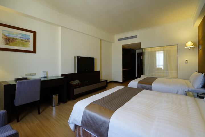 Room 8 of 31