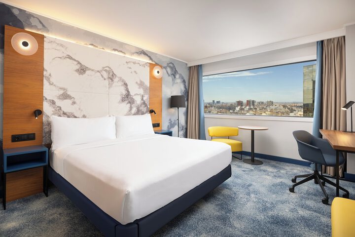 Room 17 of 119