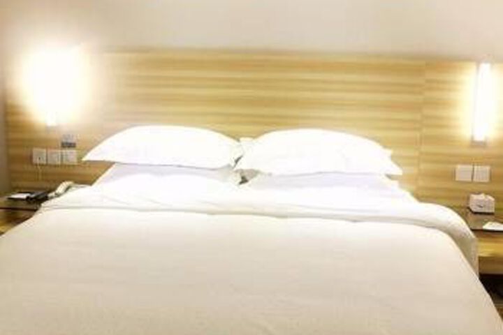 Room 9 of 10