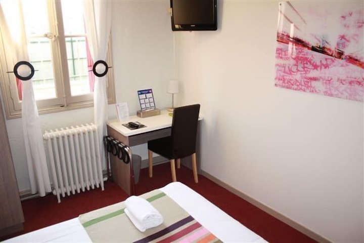 Room 22 of 46