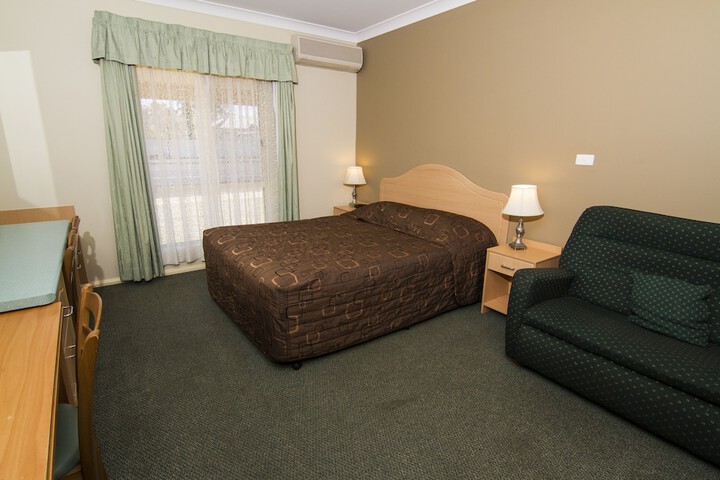 Room 11 of 35
