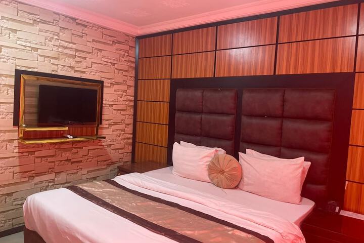 Room 2 of 24