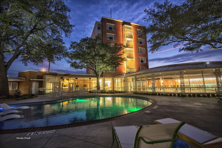 Hotel Pool