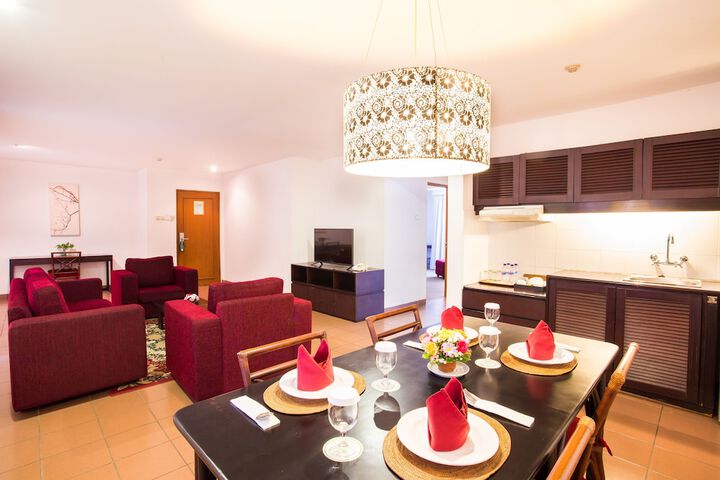 Dining Photos