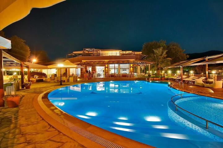 Hotel with Pool