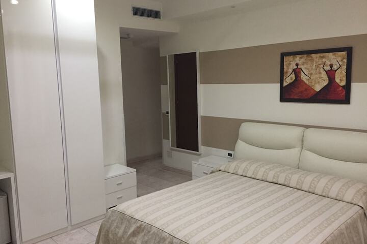 Room 6 of 23