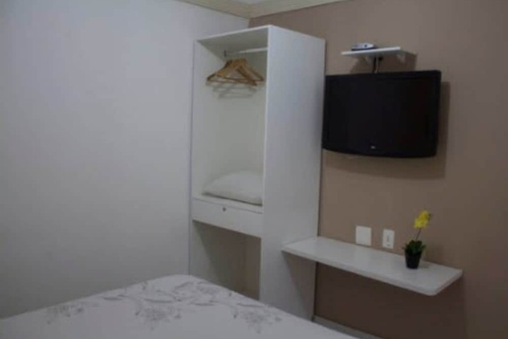 Room 8 of 25