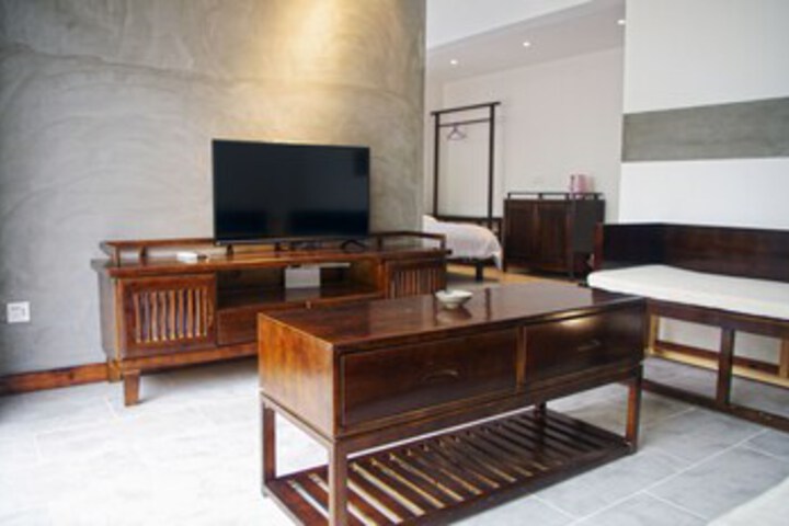 Room 11 of 27
