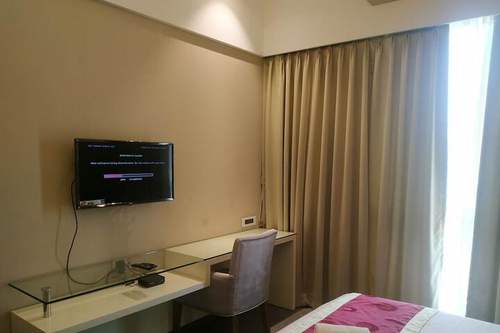 Room 32 of 43